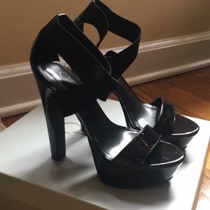 Jessica Simpson Plattina Elastic/Patent Platforms